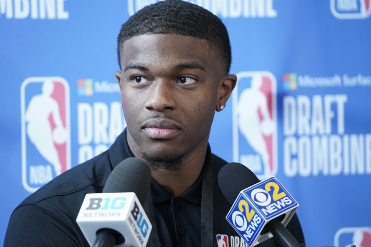 星空娱乐下载-没忍住？利德尔半场8中6砍生涯最高17分 出场时间首发里最少